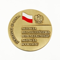 medal tłoczony z mosiądzu; wykończenie przez patynowanie; malowany kolorami; średnica 70mm; medal wybity z okazji 25-lecia Agencji Bezpieczeństwa Wewnętrznego i Agencji Wywiadu