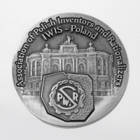 medal odlewany; wykończenie w kolorze patynowanego srebra