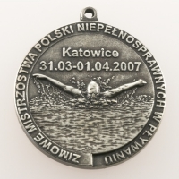 medal odlewany; wykończenie w kolorze srebra patynowanego; średnica 50mm