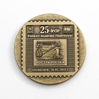 medal tłoczony z mosiądzu; wykończenie przez patynowanie; medal bity dla Zarządu Głównego Polskiego Związku Filatelistów 