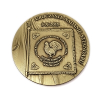 medal tłoczony z mosiądzu; średnica 70 mm; wykończenie przez patynowanie