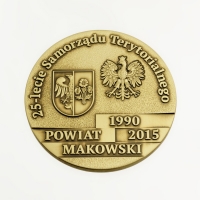 medal tłoczony z mosiądzu; wykończenie przez patynowanie; średnica 70mm