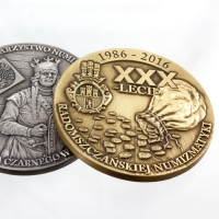 medal tłoczony z mosiądzu; wykończenie w dwóch kolorach; średnica 70mm; medal wybity dla oddziału Polskiego Towarzystwa Numizmatycznego