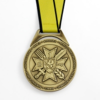 okolicznościowy medal tłoczony z mosiądzu; wykończenie przez patynowanie; odlewane, szerokie ucho; tasiemka przeszywana; średnica 70mm; medal wykonany dla Dowództwa 1 Brygady Logistycznej w Bydgoszczy