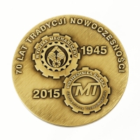 medal tłoczony z mosiądzu; wykończenie przez patynowanie; średnica 70mm; medal bity dla Politechniki Śląskiej upamiętniający 70 rocznicę powstania