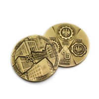 medal tłoczony z mosiądzu; wykończenie przez patynowanie; średnica 70 mm; medal wykonany dla Politechniki Śląskiej