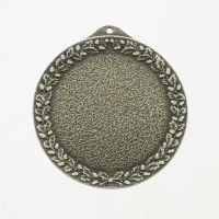 medal uniwersalny; średnica 70mm; motyw - wieniec dębowy; wykończenie w kolorze patynowanego srebra; wkładka 50mm; uszko do tasiemki