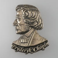 płaskorzeźba do zawieszania Fryderyk Chopin; wykończenie w kolorze patynowanego mosiądzu; dystrybutor NANAELO - patrz zakładka OPIS